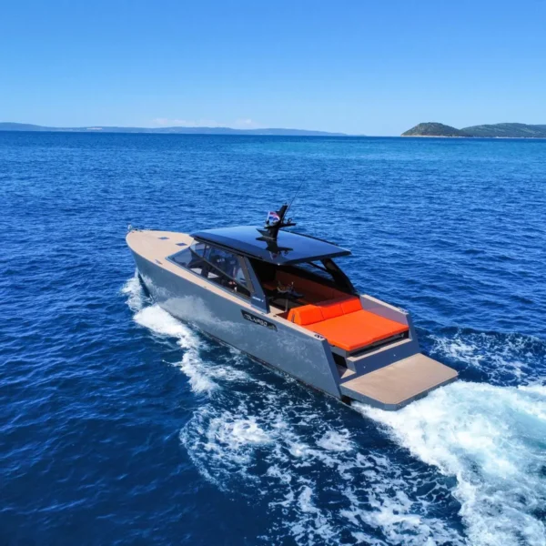Colnago 45 cruising at sea during a private boat tour from Split