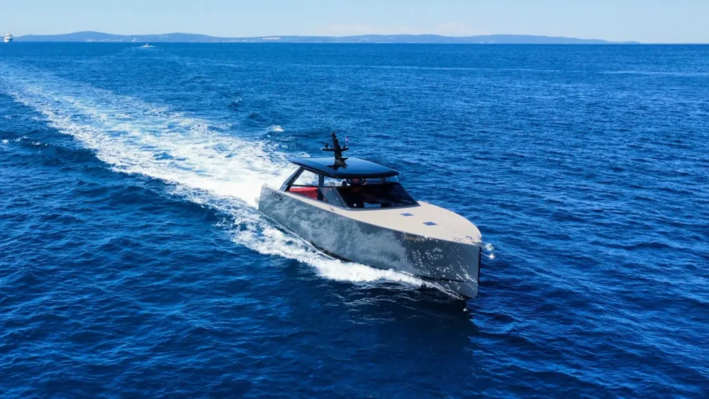Colnago 45 cruising at sea during a private boat tour from Split