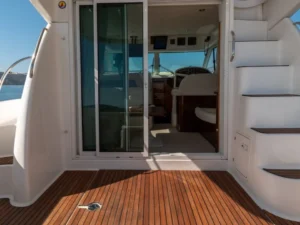 Aft deck and cockpit entrance on the Jeanneau Prestige 32 motor yacht